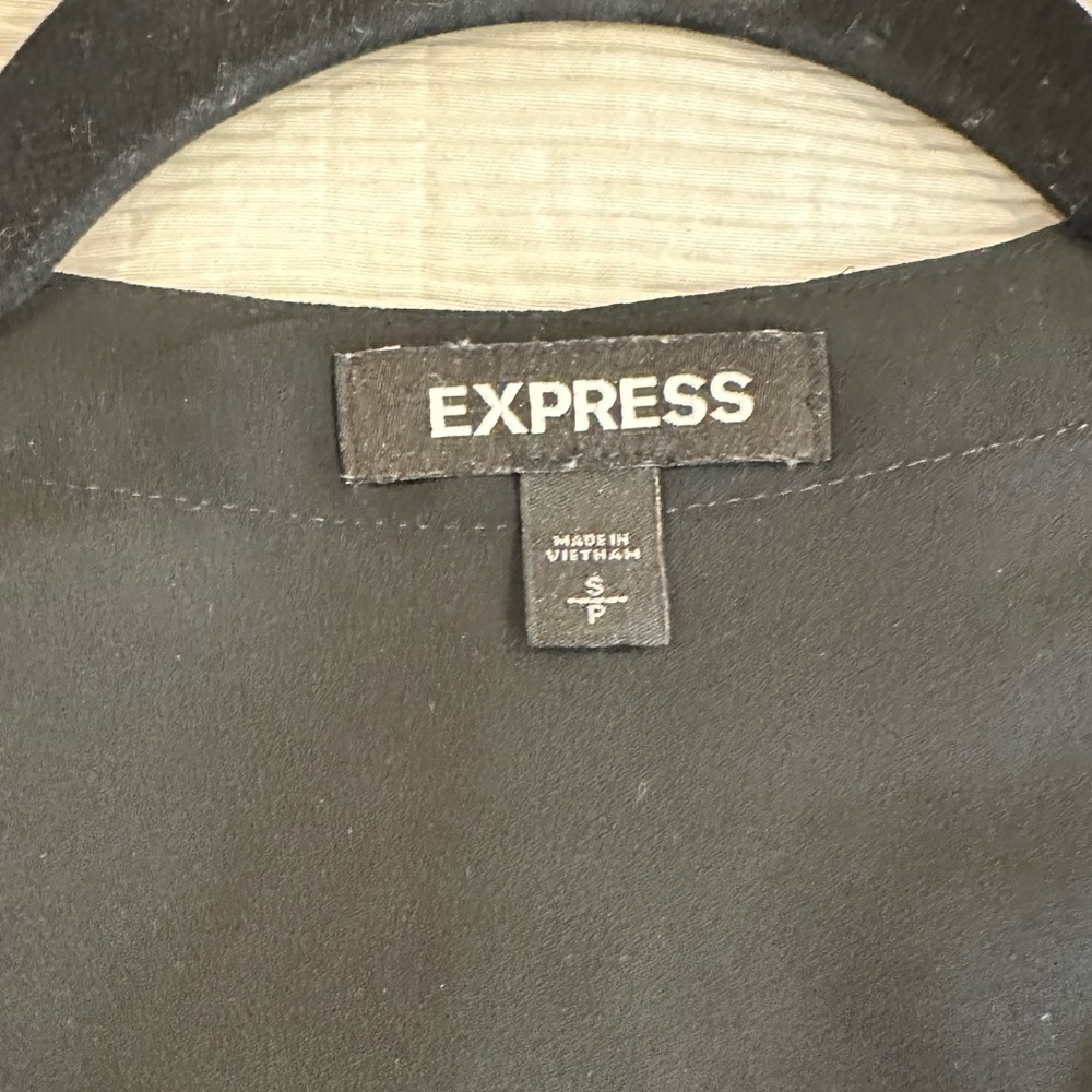 Express Blouse - Picture 2 of 4